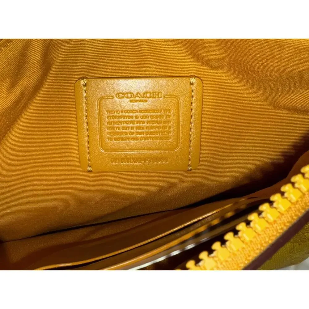 Coach Gallery Pouch With Horse And Carriage Print Yellow - Picture 2 of 7